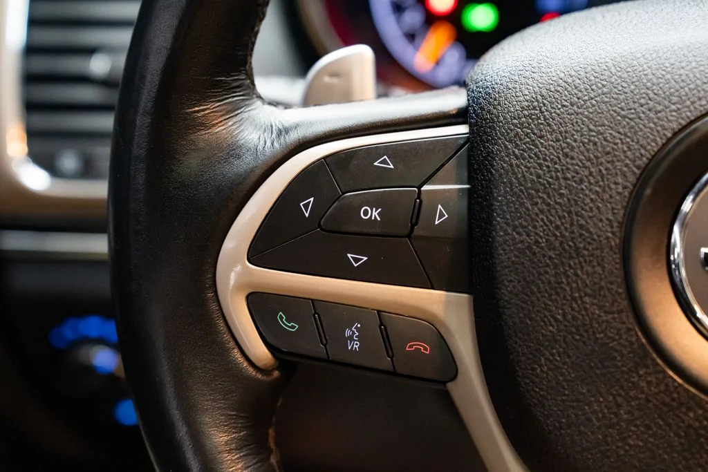 Used 2016 White Jeep Limited image 17