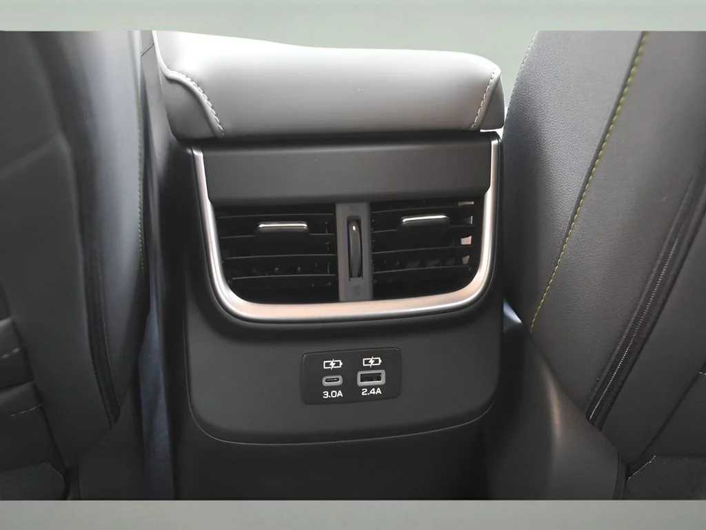 Used 2025 Autumn Green Metallic Subaru Onyx Edition image 16