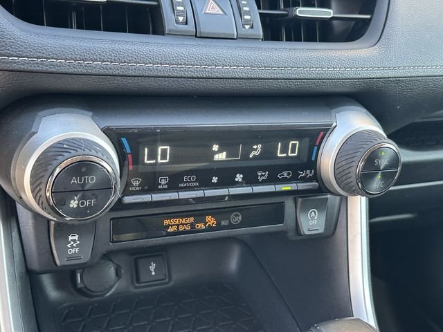 Used 2020 Black Toyota XLE Premium image 19