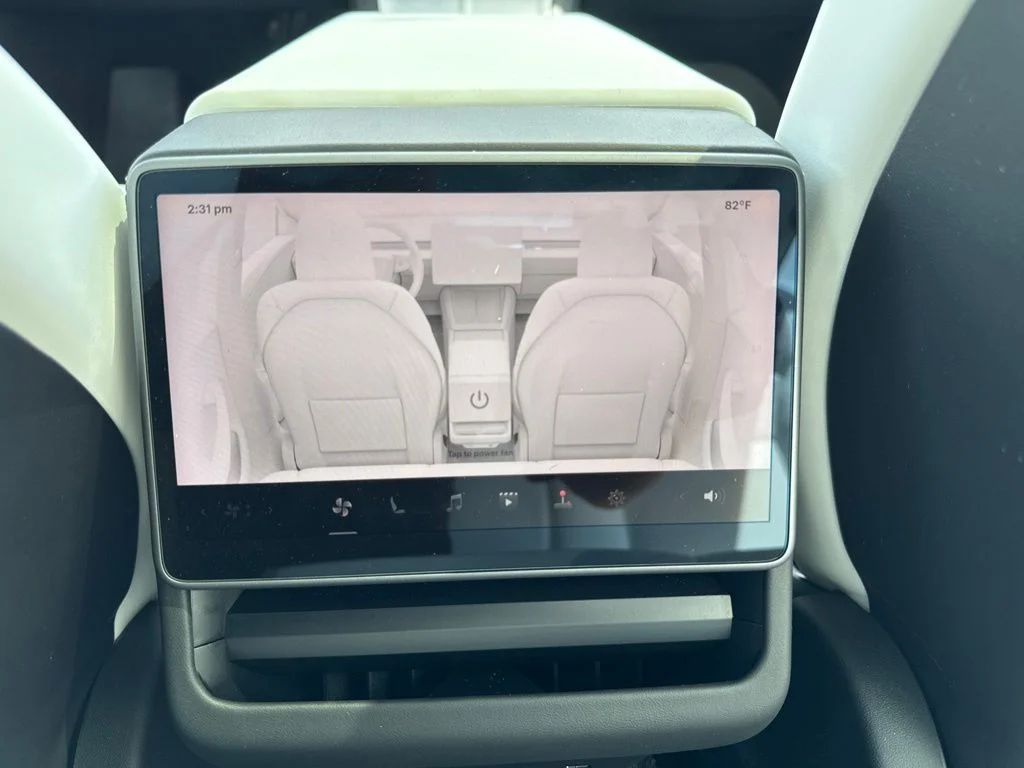 Used 2024  Tesla Base image 13