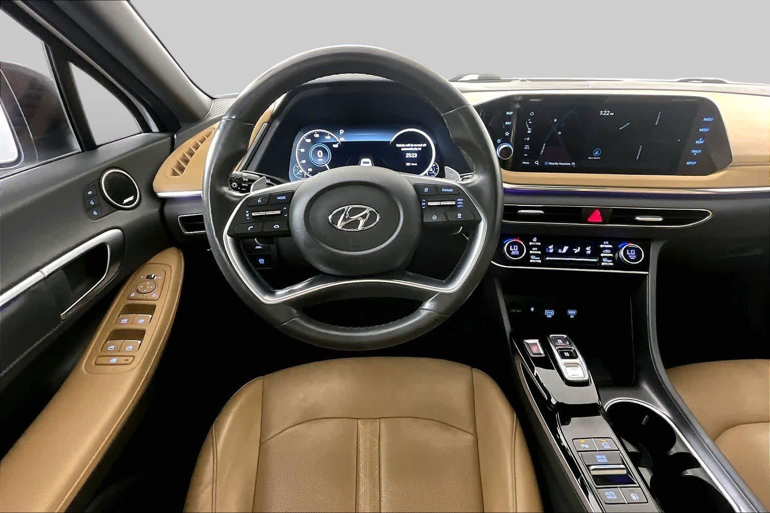 Used 2021 Quartz White Hyundai Limited image 6