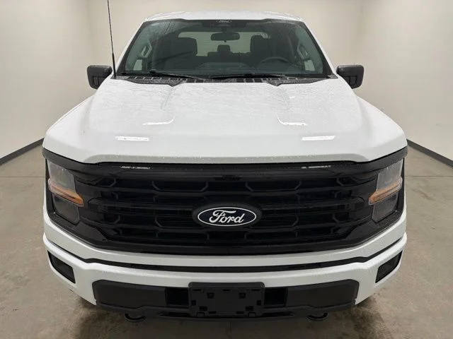 New 2026 Oxford White Ford XLT image 2