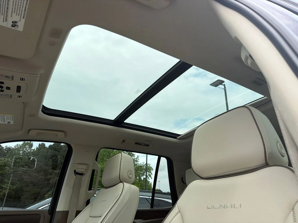 Used 2023 Blue GMC Denali image 33
