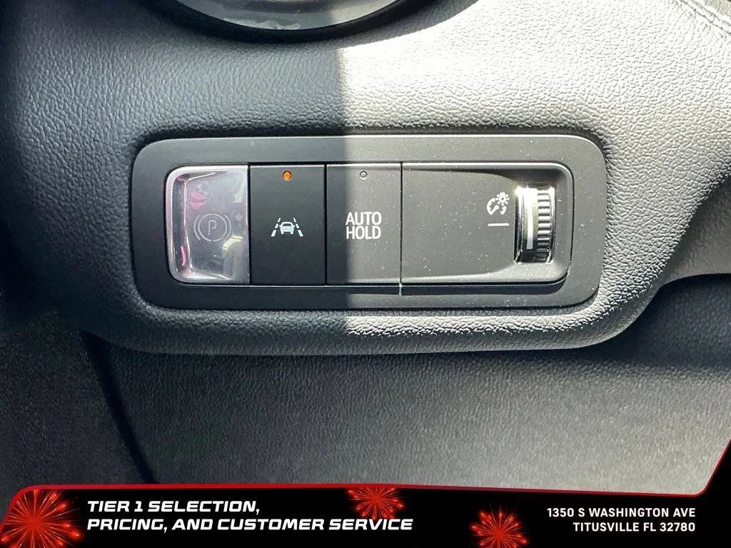 Used 2025 Summit White Chevrolet LT image 37