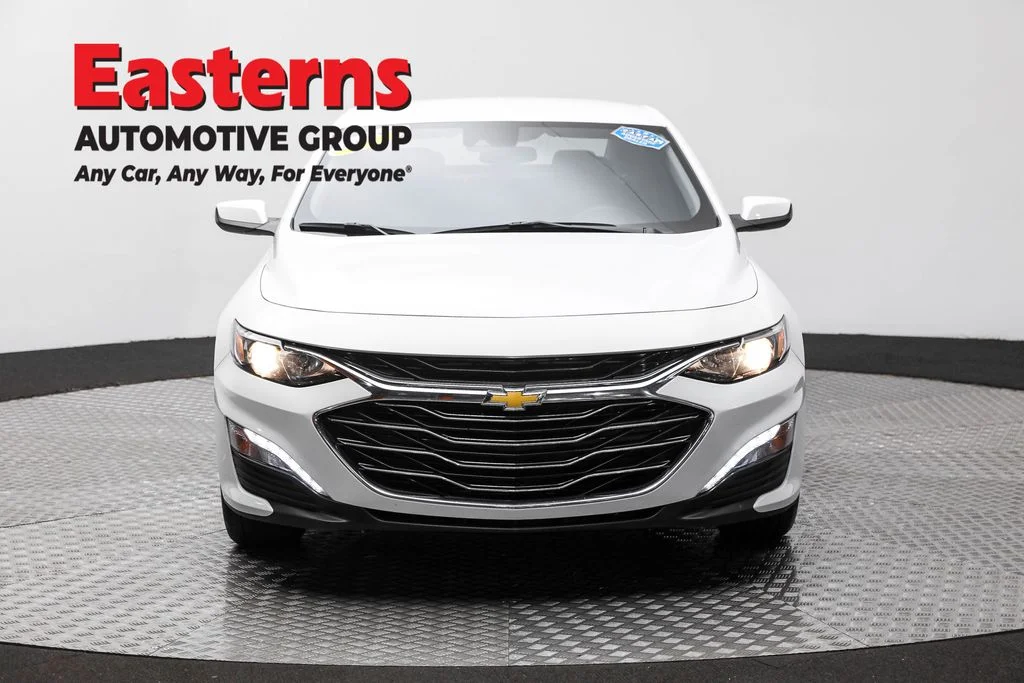 Used 2023 White Chevrolet LT image 2