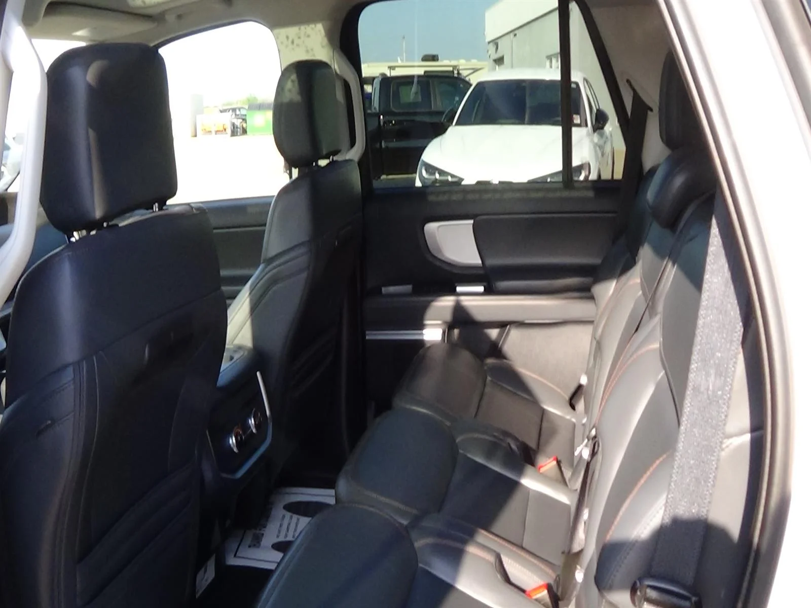Used 2025 Oxford White (yz) Ford Active image 12