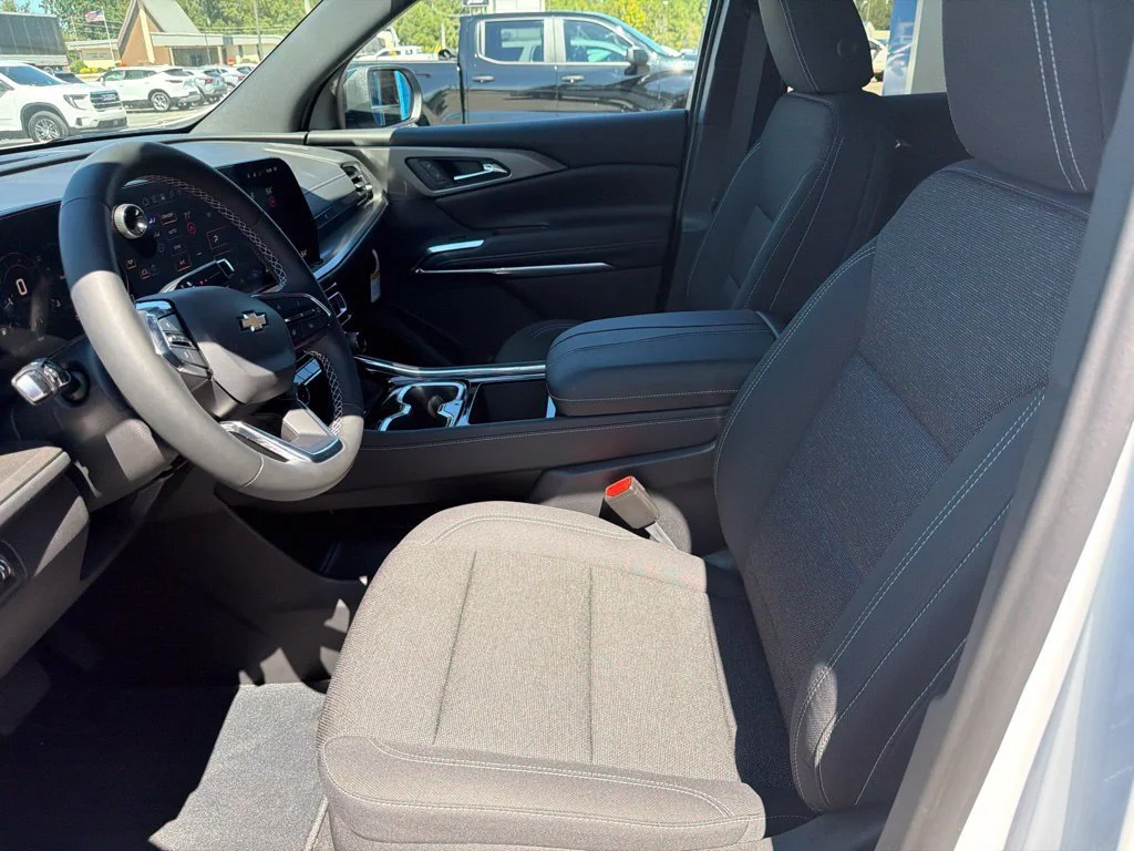 New 2027 Summit White Chevrolet LT image 26