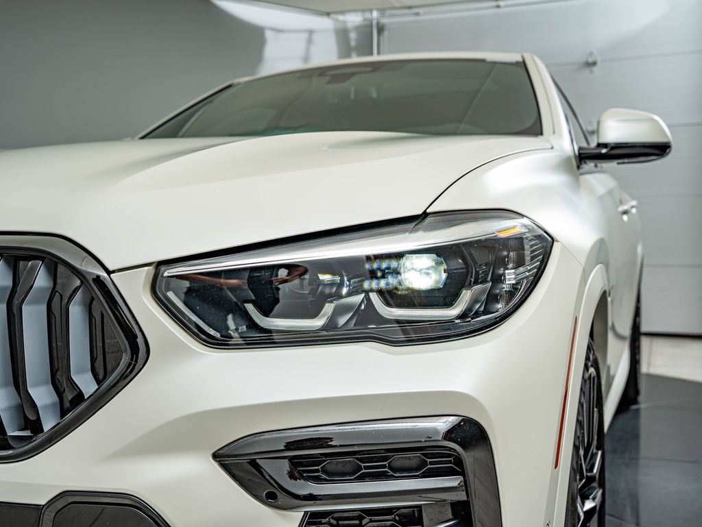 Used 2023 Frozen Brilliant White Metallic BMW M50i image 13