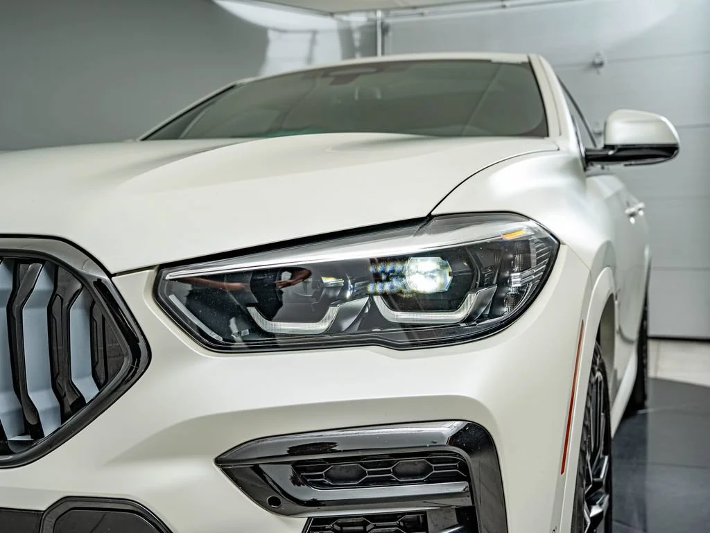 Used 2023 Frozen Brilliant White Metallic BMW M50i image 13