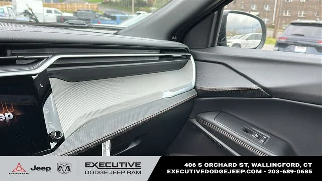 New 2026 Diamond Black Crystal Pearl-Coat Exterior Paint Jeep Limited image 20