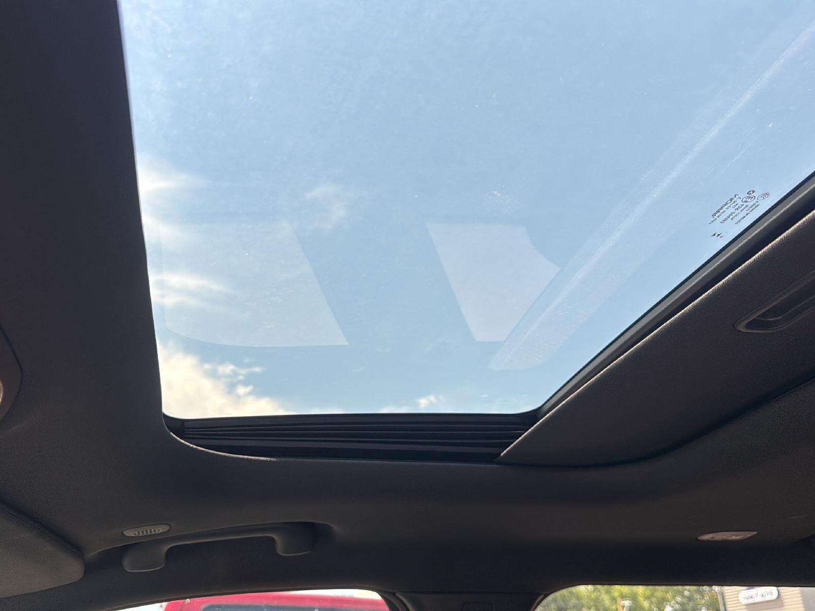 Used 2025 Baltic Gray Metallic Clearcoat Jeep Altitude X image 13