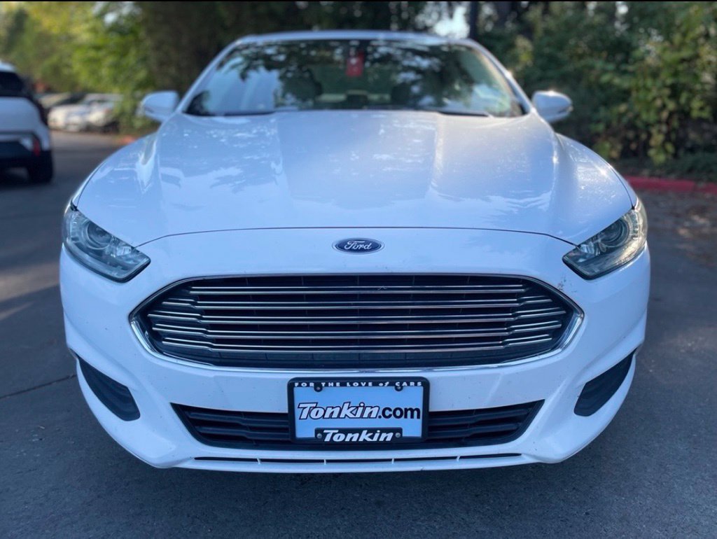Used 2016 Oxford White Ford SE image 9