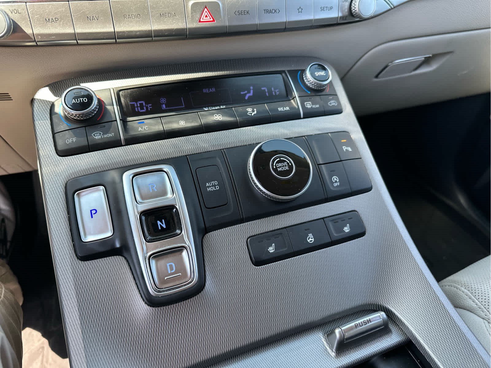 Certified Used 2022 Moonlight Cloud Hyundai SEL image 8