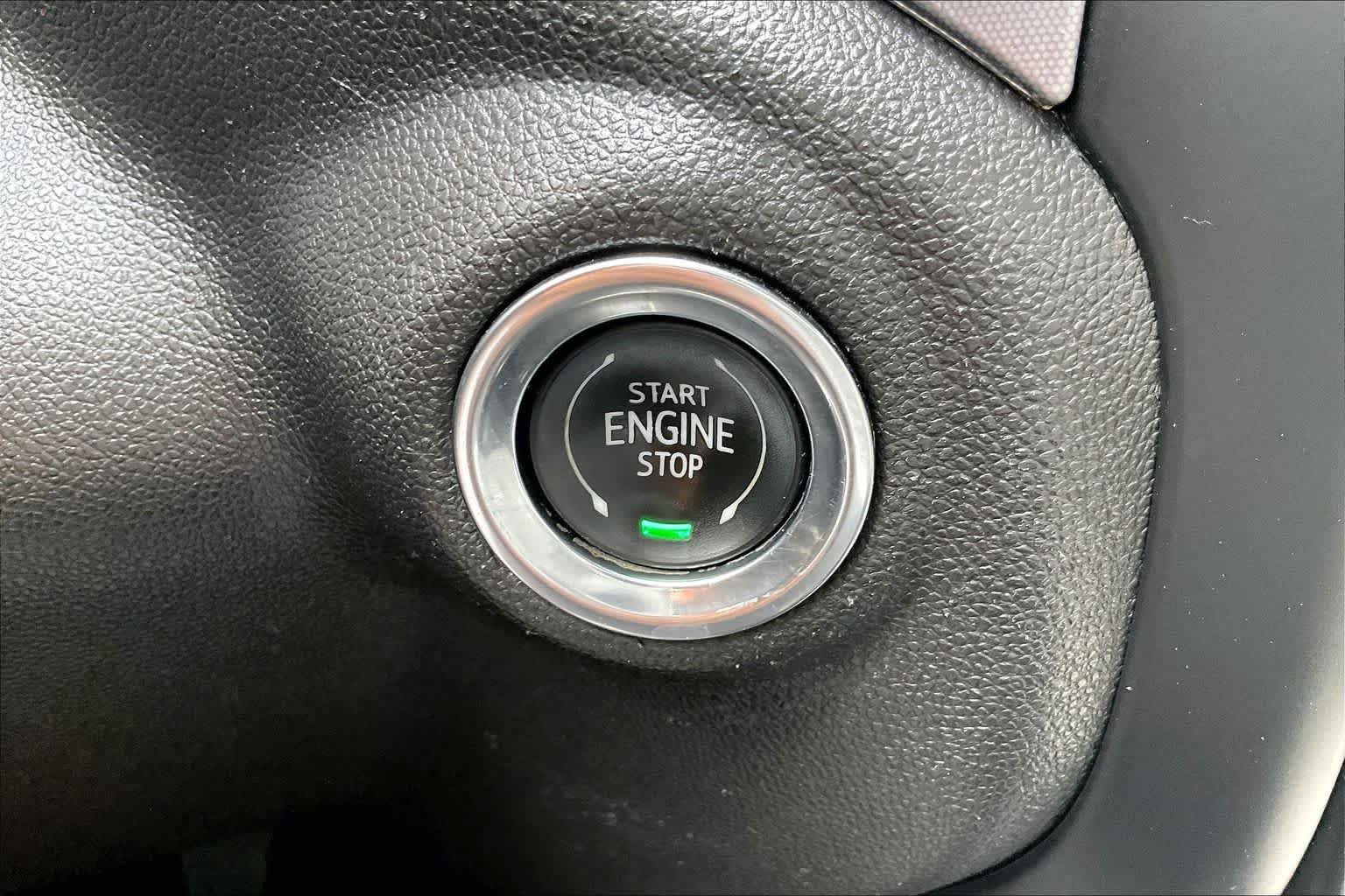 Used 2020 Onyx Black GMC SLT image 32