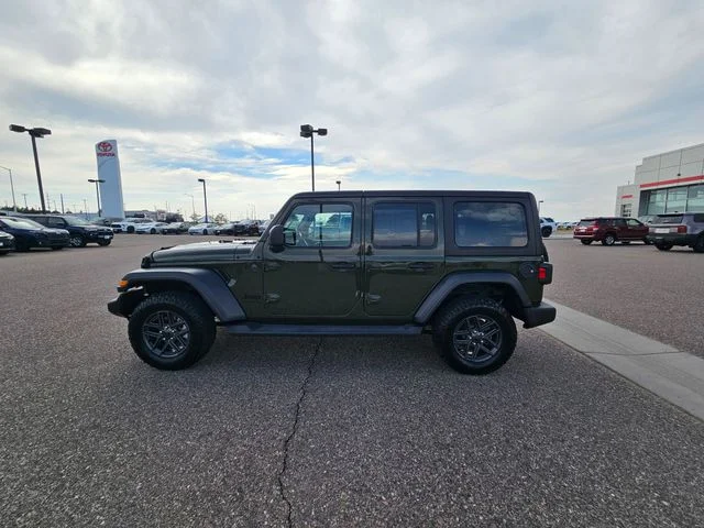 Used 2024 Green Clearcoat Jeep Sport S image 10