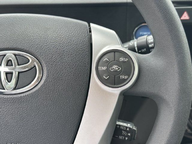 Used 2015 Silver Toyota Three image 14