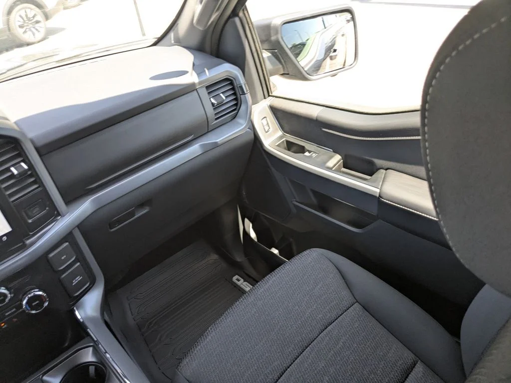 New 2026 Carbonized Gray Metallic Ford XLT image 18