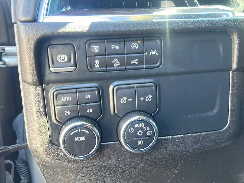 Certified Used 2025 Gray Chevrolet Z71 image 13