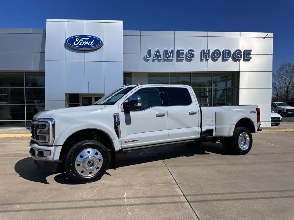 2026 Ford F-450 Platinum 4x4 Crew Cab 8' Box DRW's photo