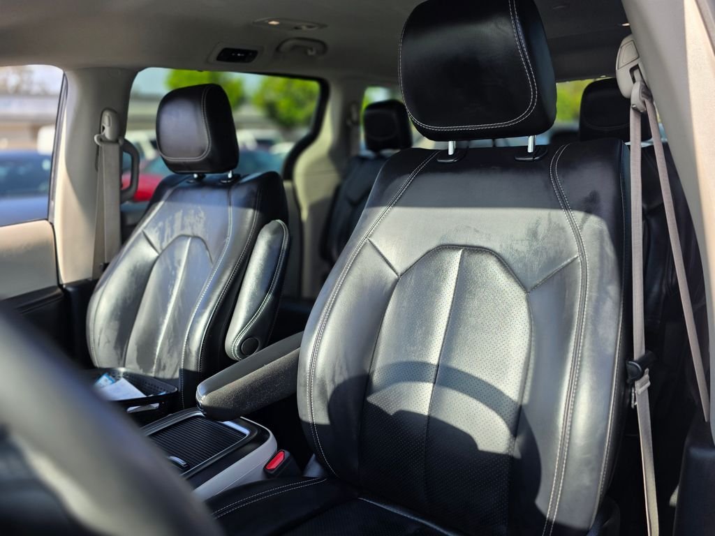 2023 Chrysler Pacifica Touring L - Photo 16