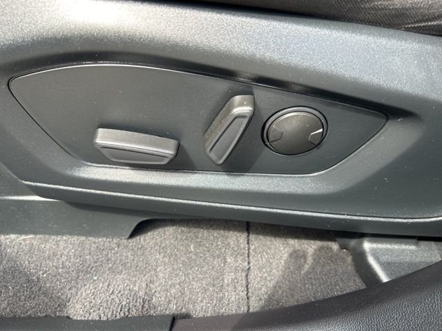Used 2023 Red Ford XLT image 19