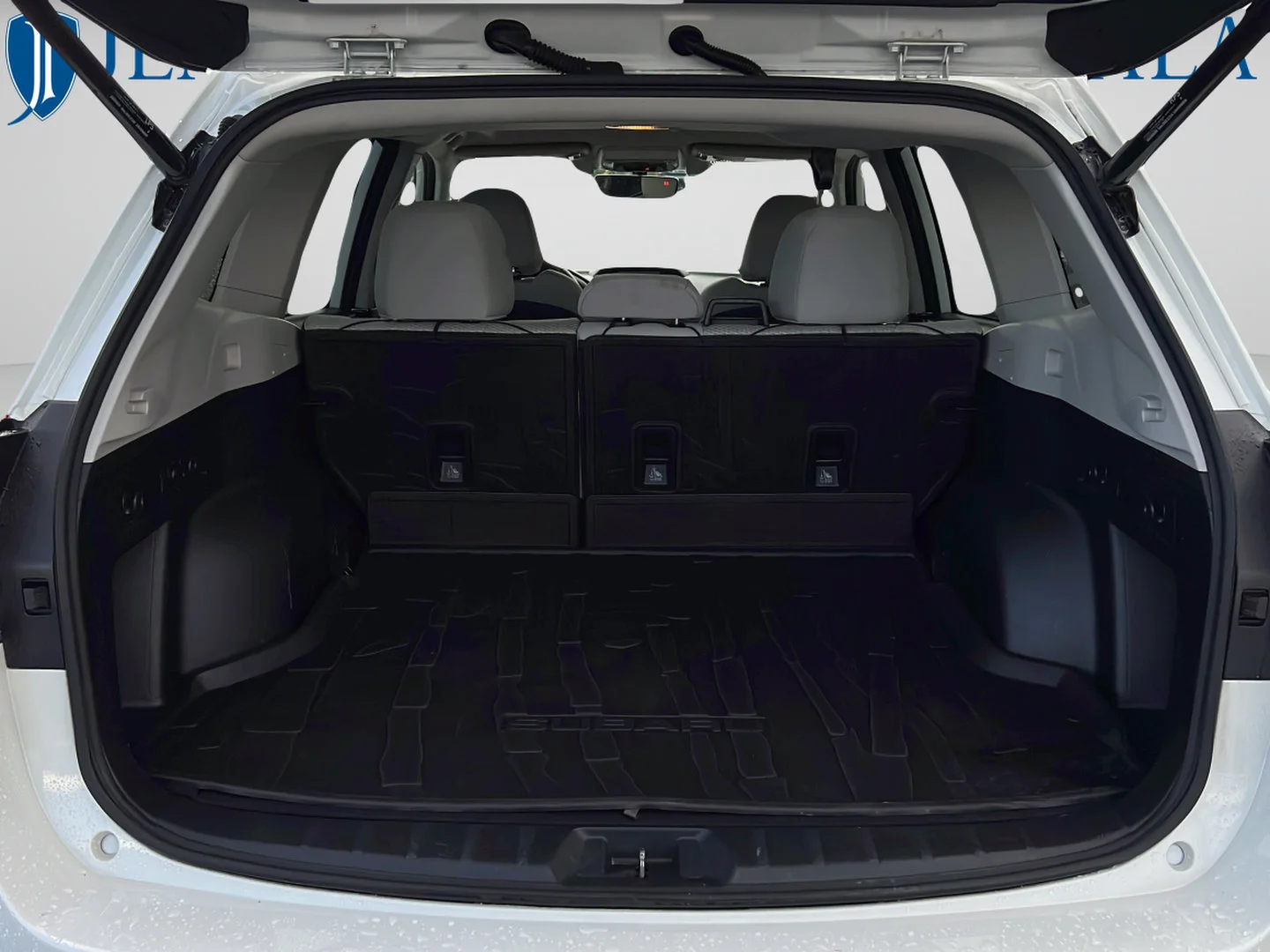Used 2021 Crystal White Pearl Subaru Premium image 9