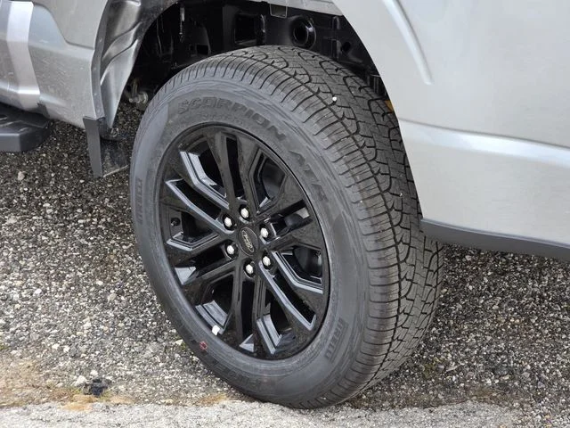 New 2026 Iconic Silver Metallic Ford XLT image 7