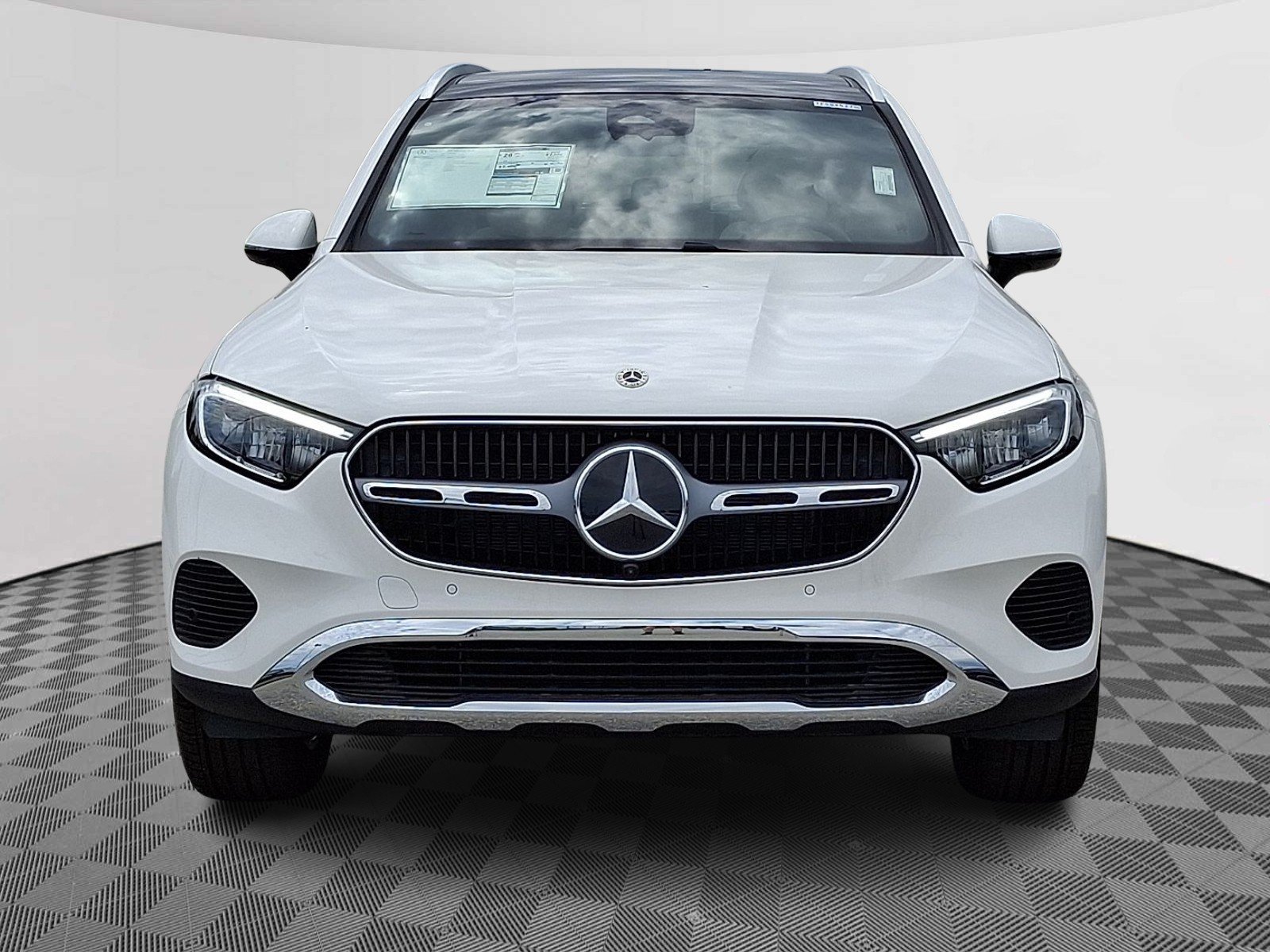 New 2026 Polar White Mercedes-Benz GLC 300 image 2
