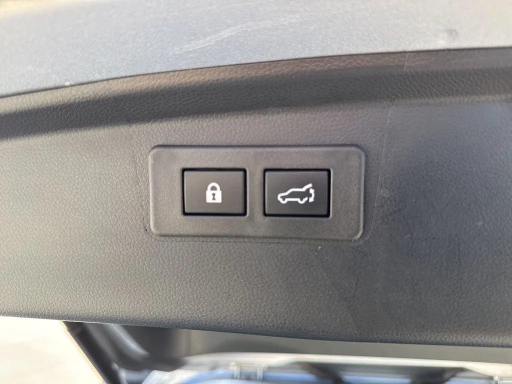 Used 2025 Silver Subaru Premium image 26