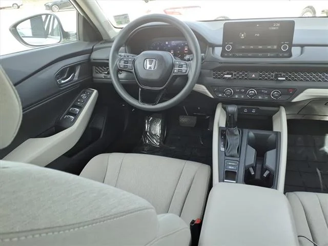 Used 2024 WHITE Honda EX image 4