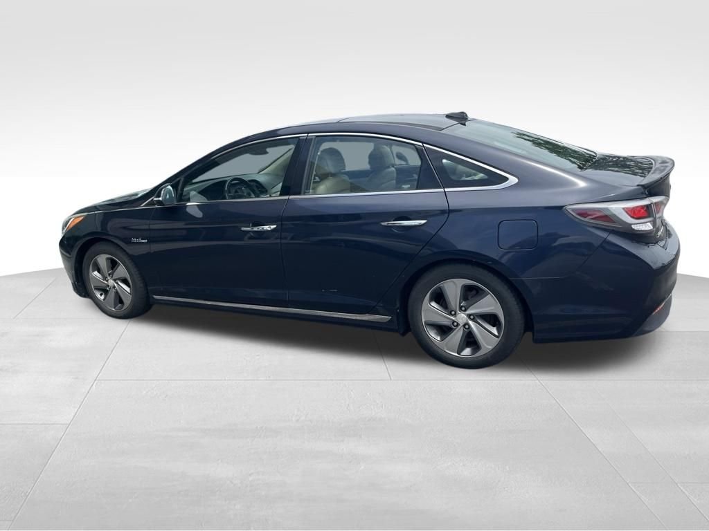Used 2017 Blue Hyundai Limited image 5