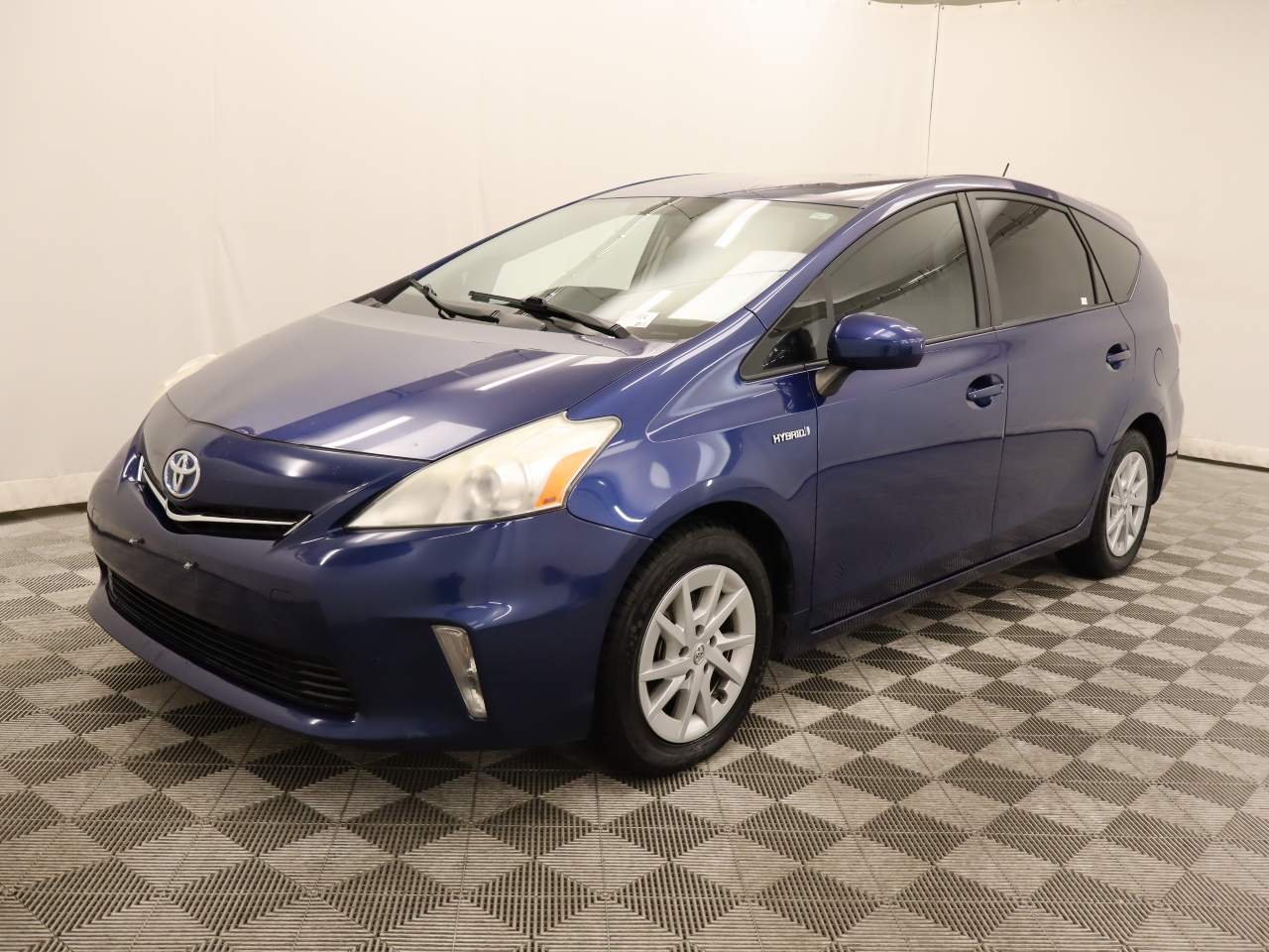 2013 Toyota Prius v Five