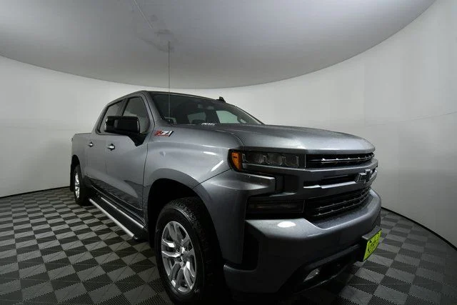 Used 2021  Chevrolet RST image 8