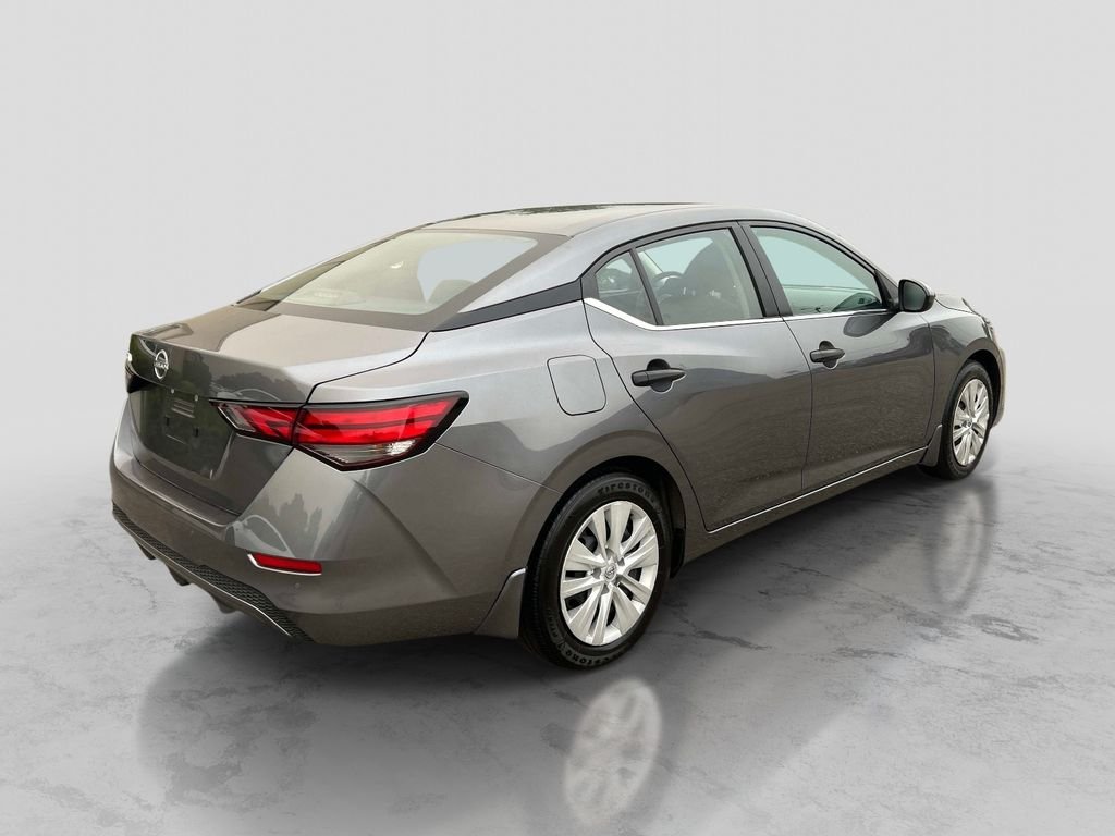 Used 2025 Gray Nissan S image 5