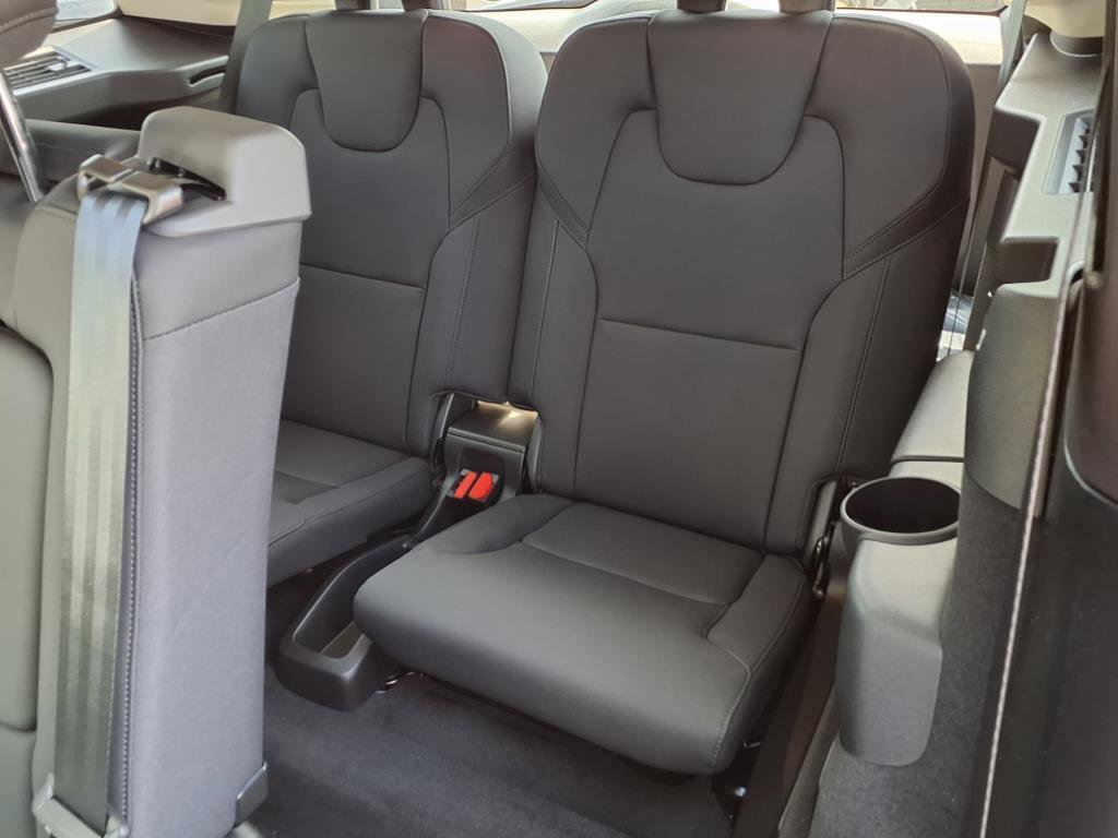 Used 2026 Vapour Grey Metallic Volvo Plus image 12