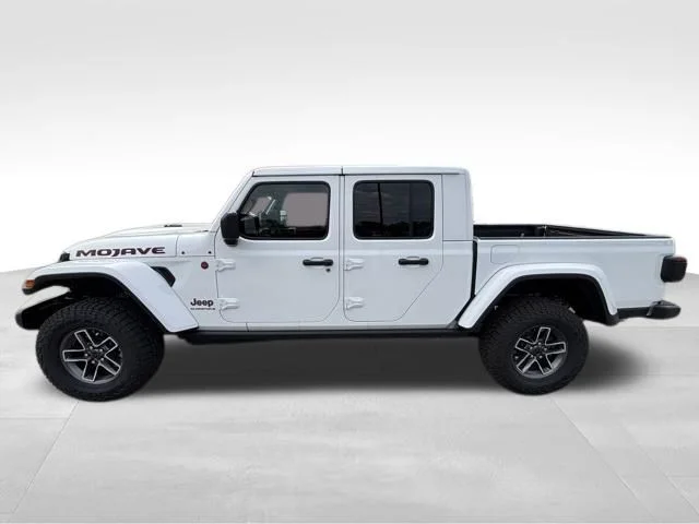 New 2026 Bright White Clear-Coat Exterior Paint Jeep Mojave image 3