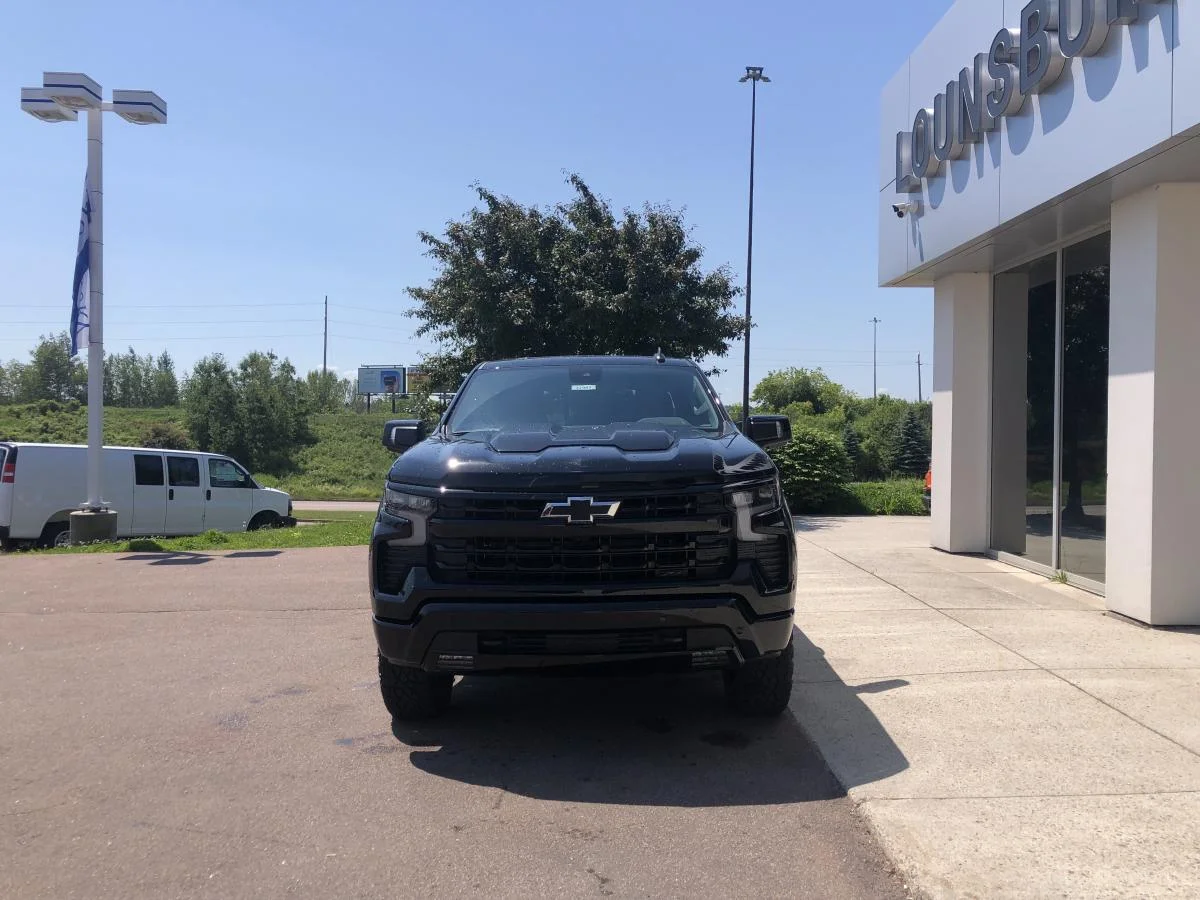New 2026 Black Chevrolet 4wd Crew Cab 147" Lt image 3