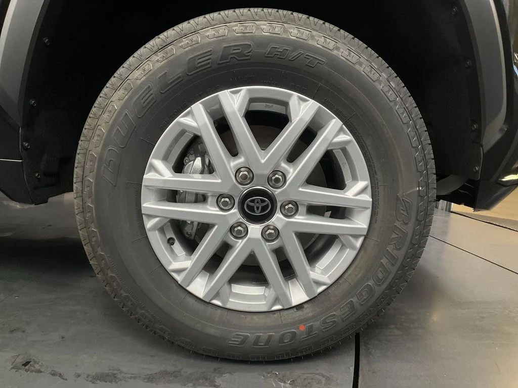 New 2026 Midnight Black Metallic Toyota SR5 image 2