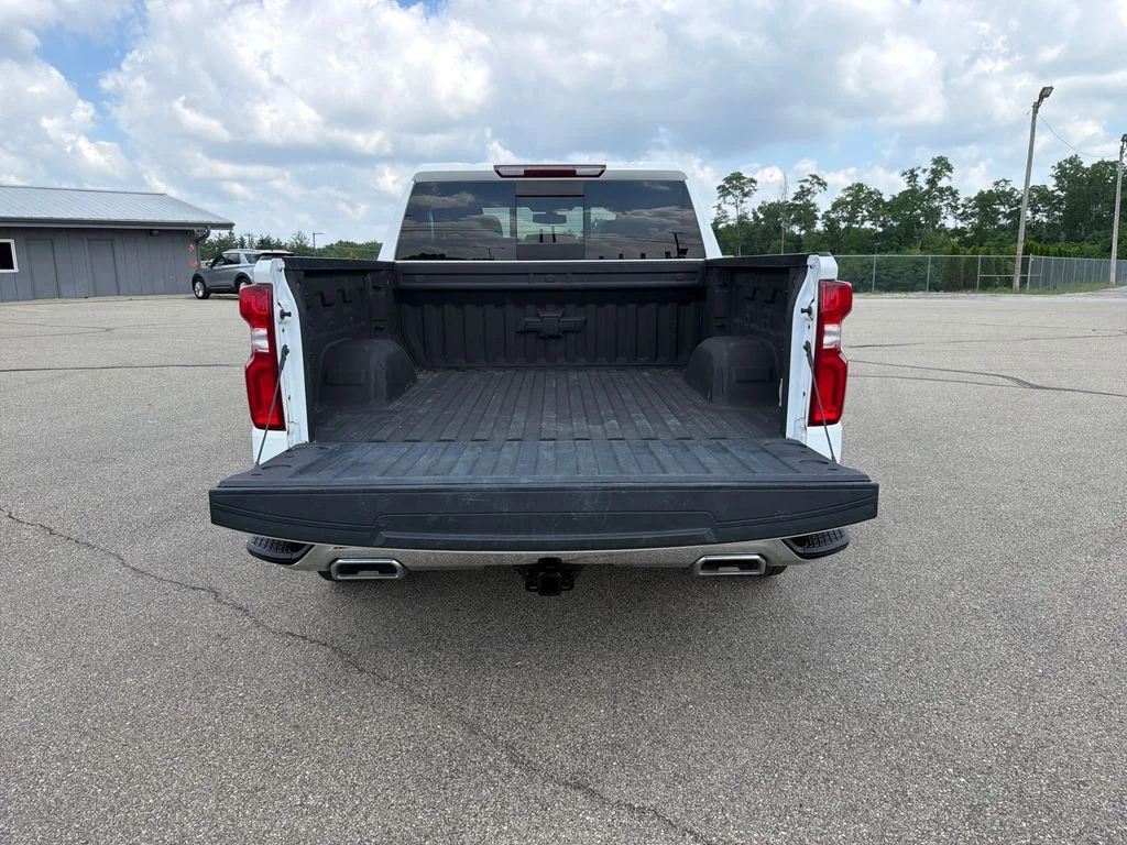 Used 2021 White Chevrolet LTZ image 7