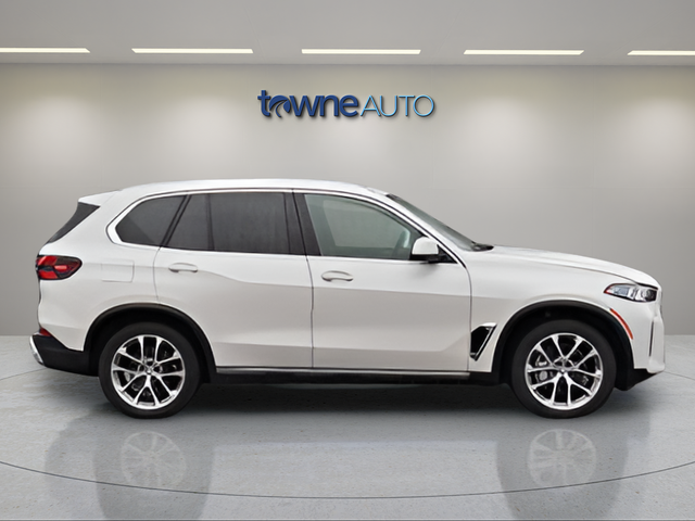 Used 2024 White BMW xDrive40i image 7
