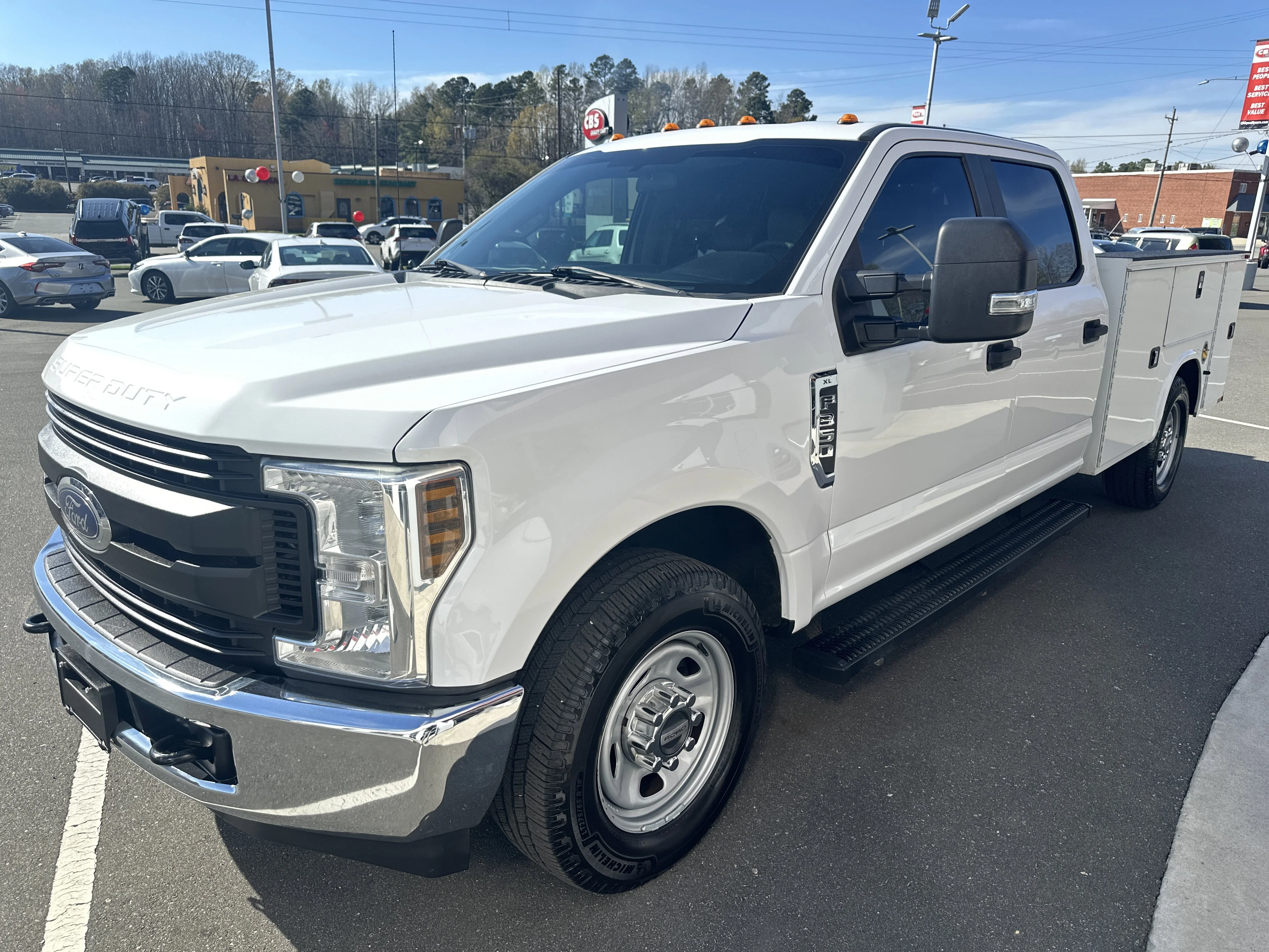 Used 2019  Ford  image 4
