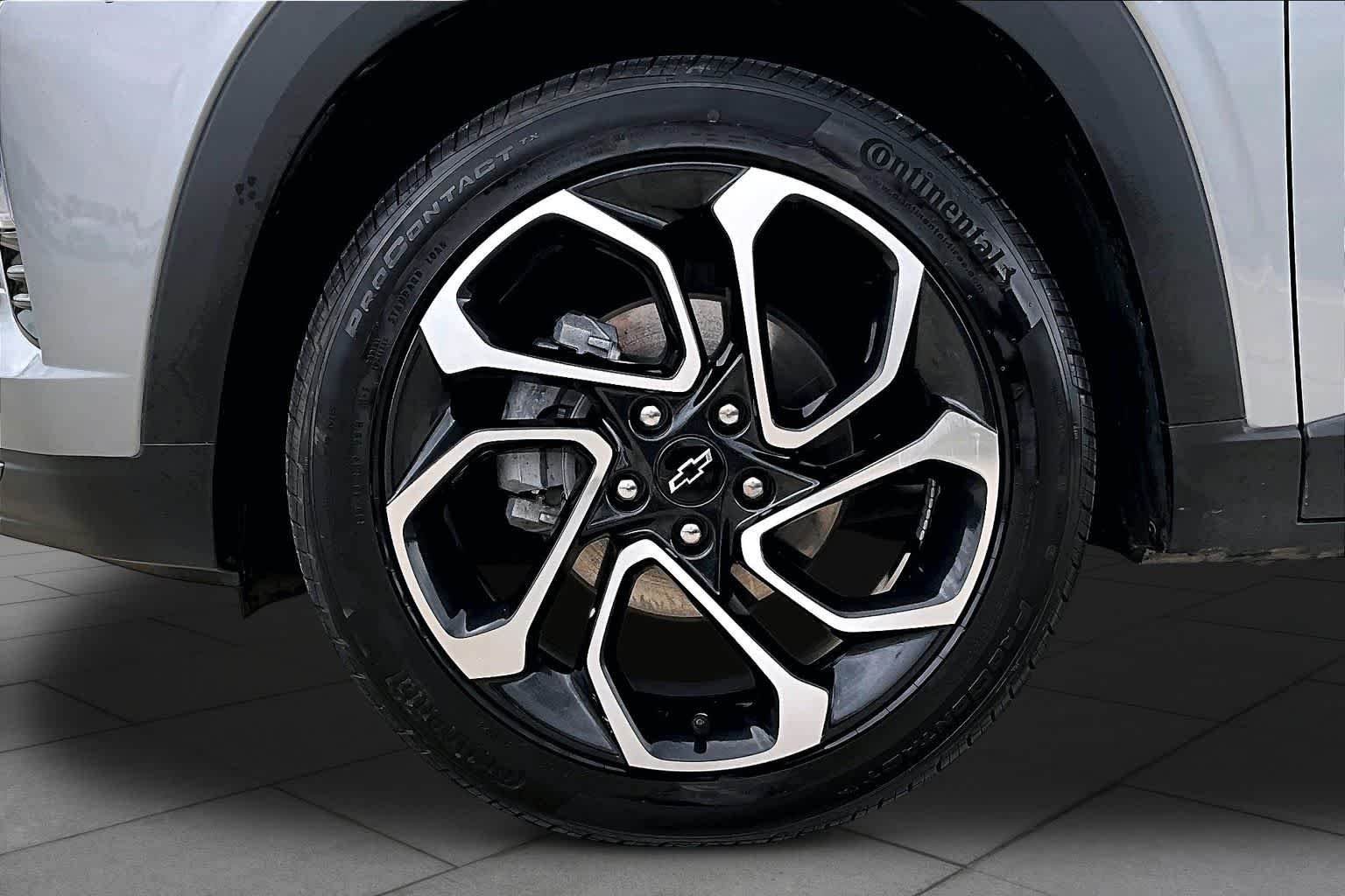 Used 2025 Sterling Gray Metallic Chevrolet 2RS image 10