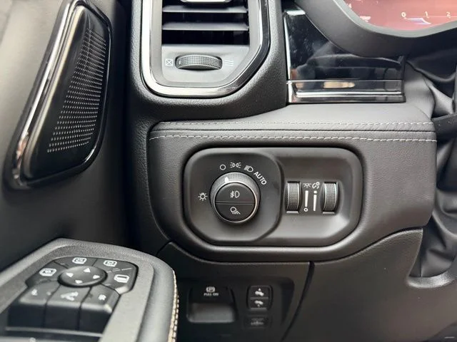 2026 RAM 1500 Limited - Photo 19