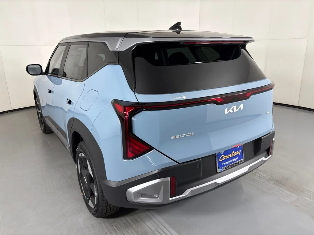New 2027 Frost Blue / Black Roof Kia S image 6