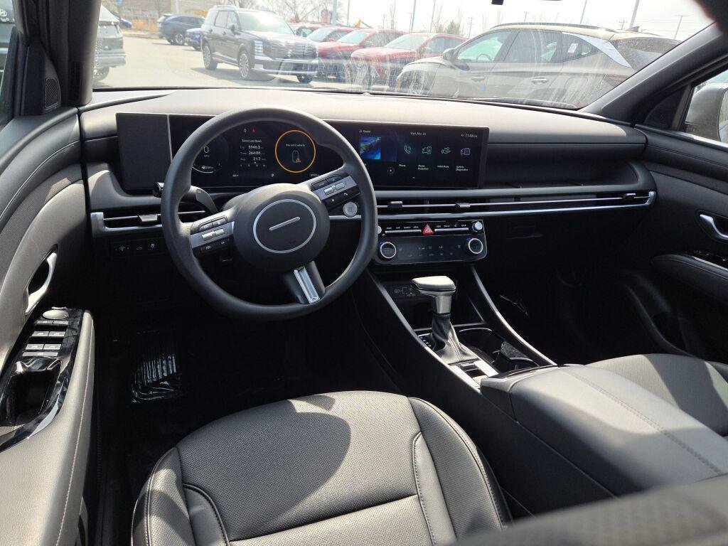 New 2025 Black Hyundai SEL Activity AWD image 21