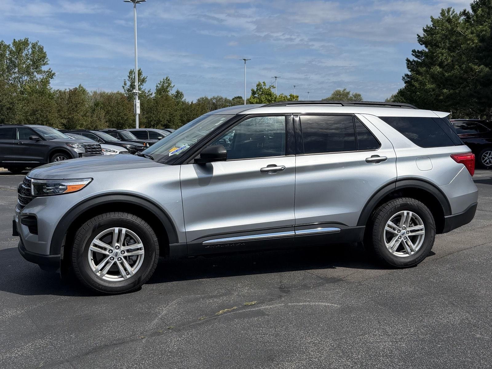 Used 2024 Iconic Silver Ford XLT image 4