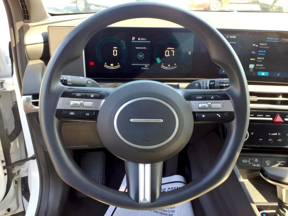 Used 2025 Atlas White Hyundai SEL image 23