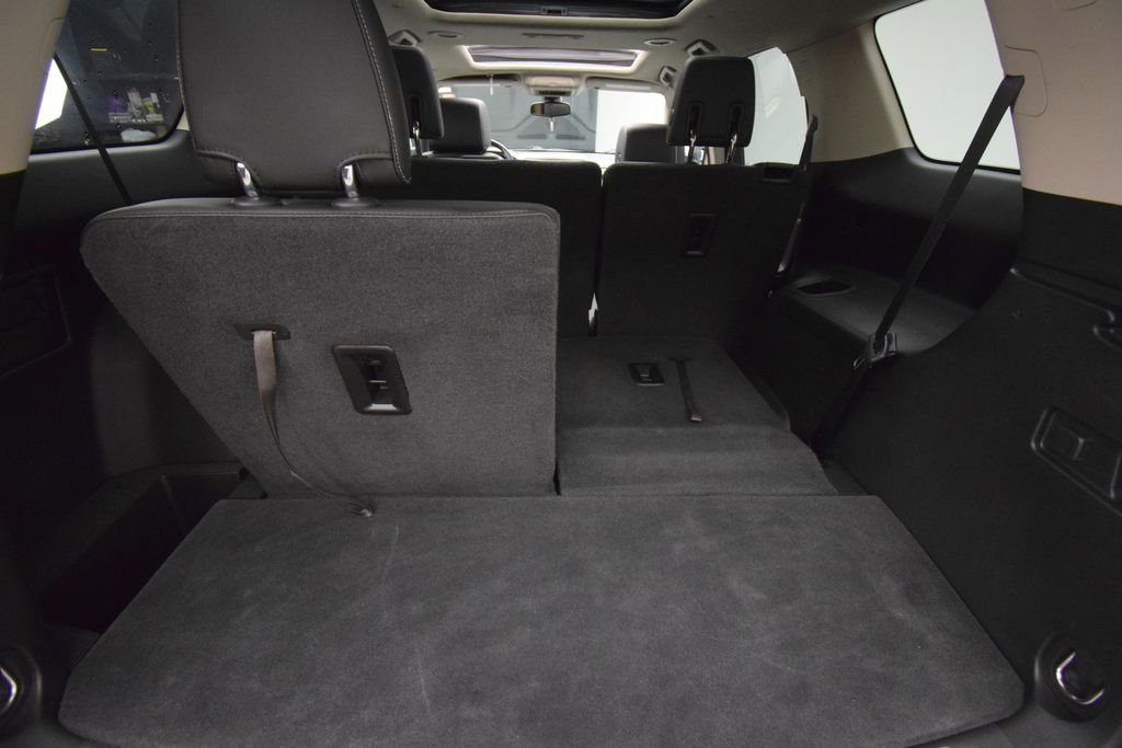Used 2019 White Frost Tricoat GMC Denali image 34