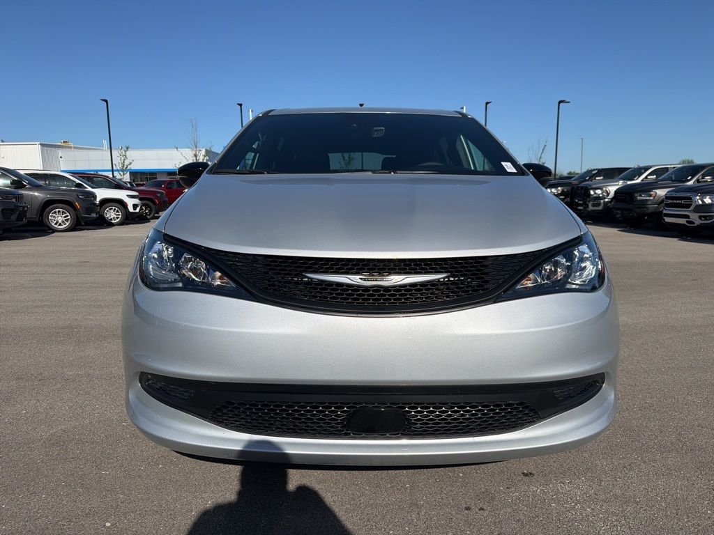 New 2026 Silver Mist Clear-Coat Exterior Paint Chrysler LX image 2