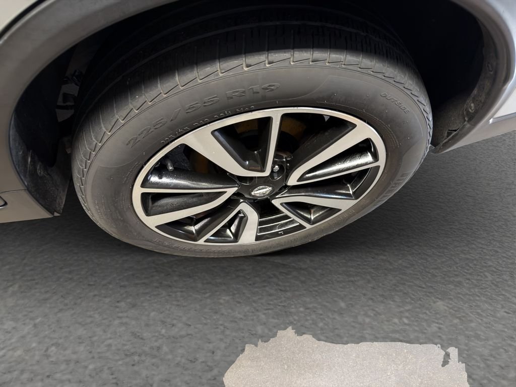 Used 2019 Silver Nissan SL image 20